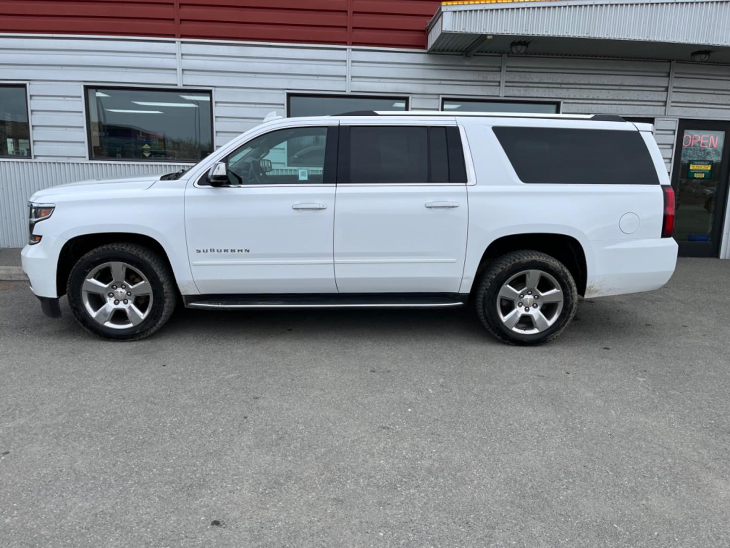 2020 WHITE /black leather CHEVROLET SUBURBAN PREMIER (1GNSKJKC4LR) with an 5.3L engine, Automatic transmission, located at 1960 Industrial Drive, Wasilla, 99654, (907) 274-2277, 61.573475, -149.400146 - Photo#1